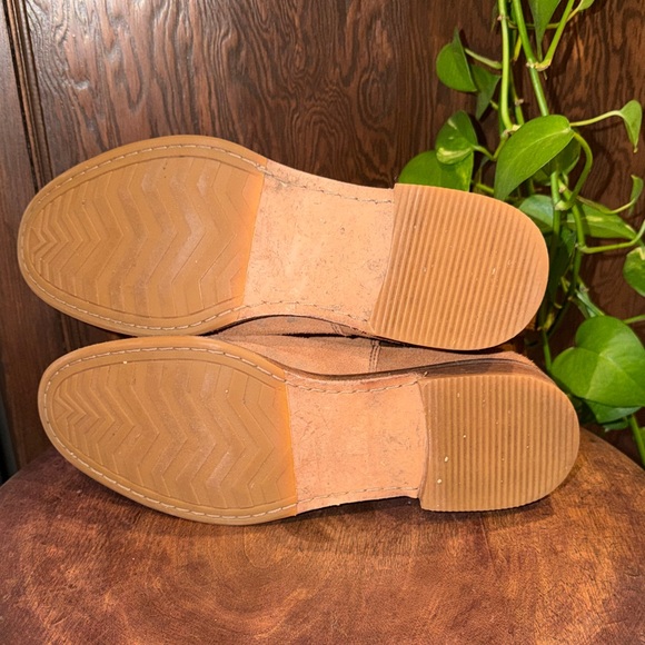 Women’s Suede Cognac Flat Booties - Picture 6 of 6